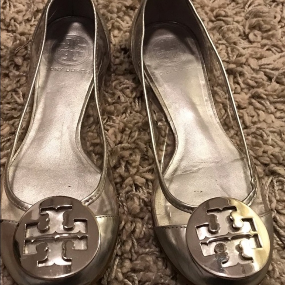 Super nice Tory burch shoes .